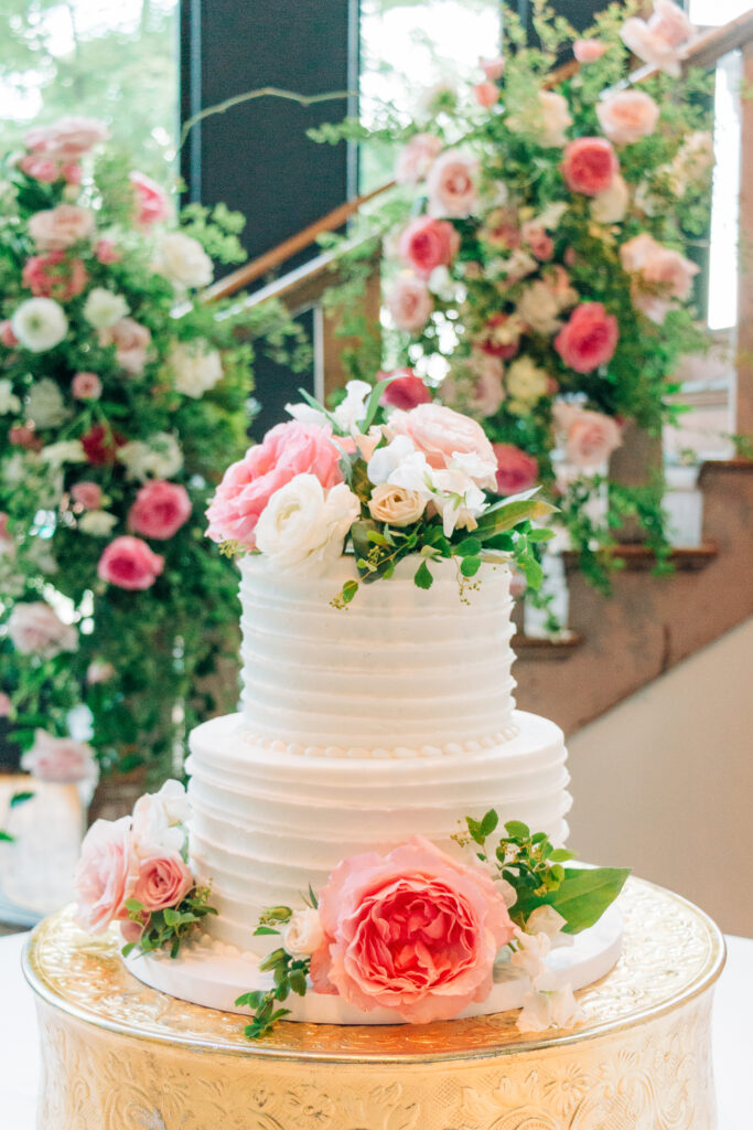 image of a luxury wedding cake in south carolina wedding photography