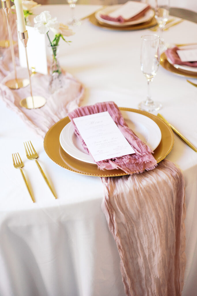 beautiful wedding reception details of a luxury wedding photographed by the carters creative wedding photographers in South Carolina